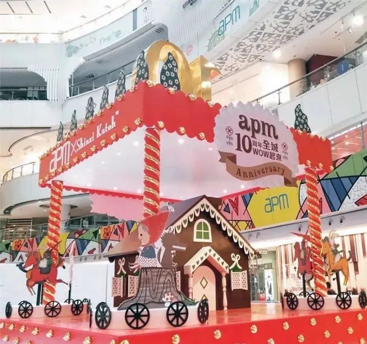 廣告行業(yè)彩白彩、KT板、雙面吊旗，廣告人要抓住圣誕節(jié)商機(jī)。